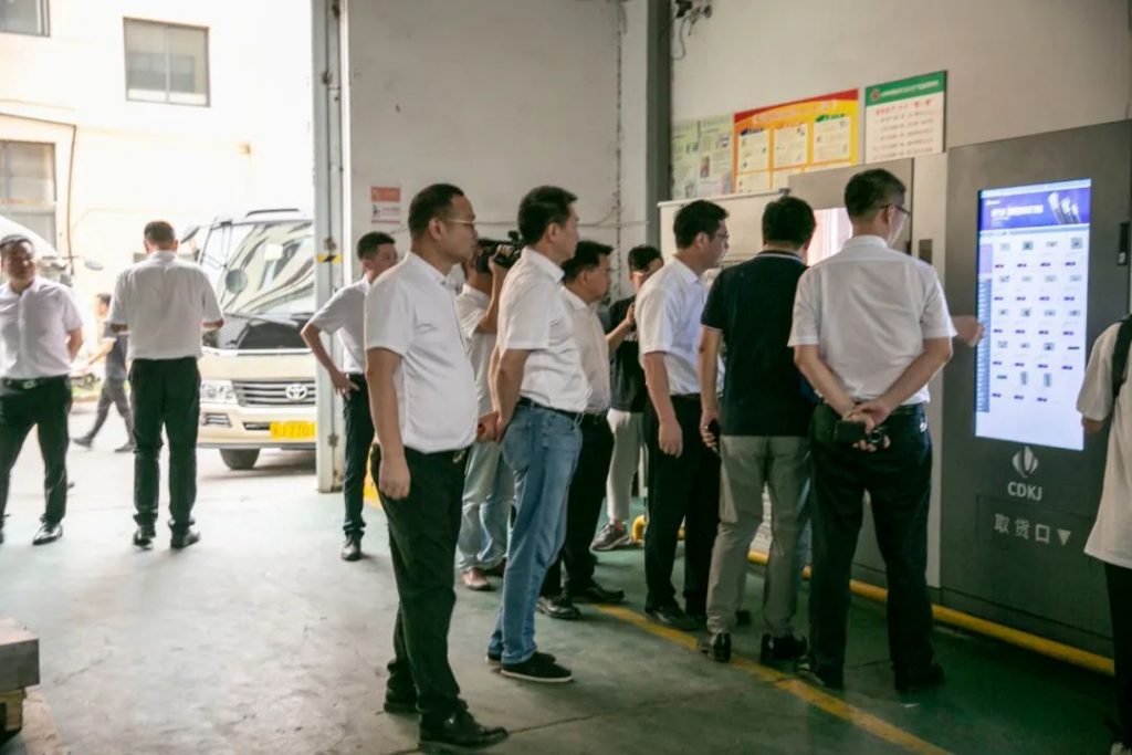 路橋區區長潘軍明等領導蒞臨我司調研考察