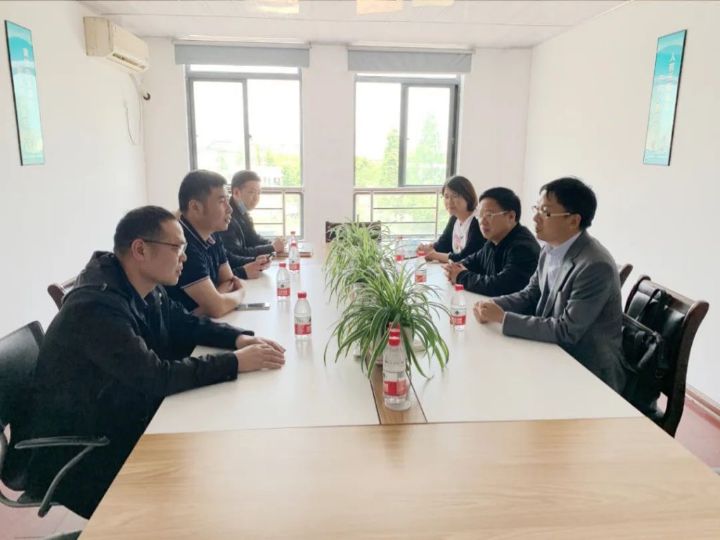 臺州學(xué)院副院長一行來我司參觀考察
